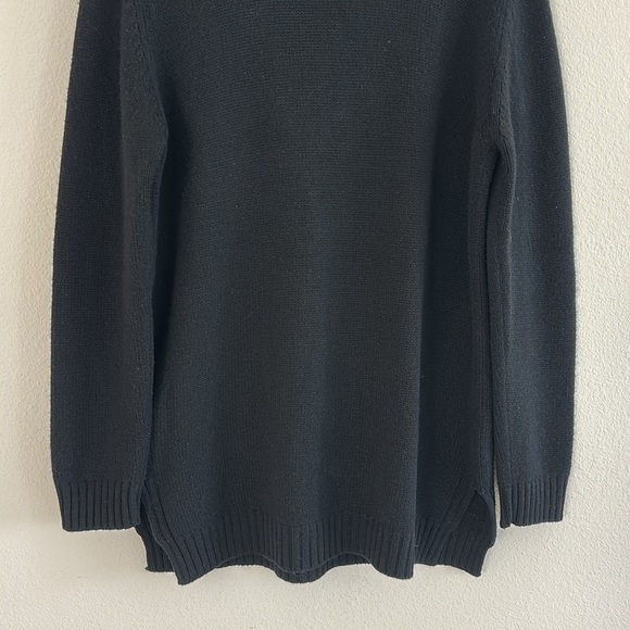 Malo 100% Cashmere Turtle Neck Knit Sweater - Picture 3 of 8